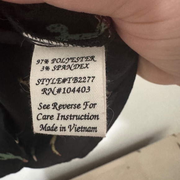 MINE Black Cactus Print Off Shoulder Flutter Sleeve Top‎ Women's Size L - Picture 4 of 5